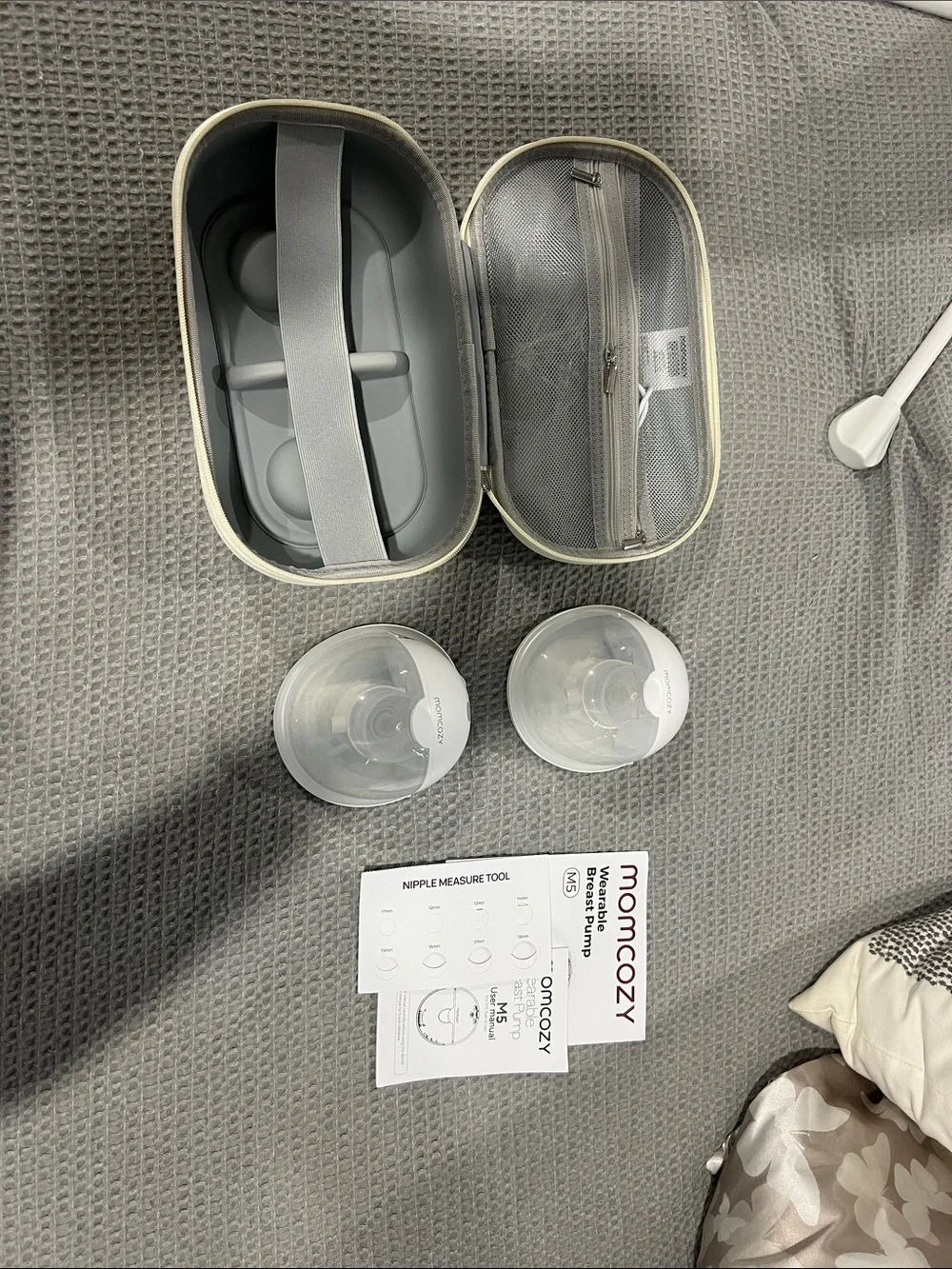 Momcozy Breast Pumps